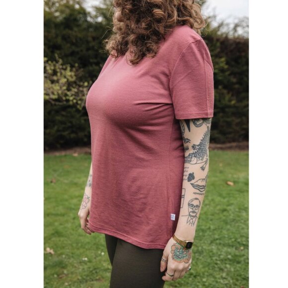 Simply Merino Classic T-Shirt X-large in Berry - Picture 1 of 8